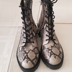 Women boots